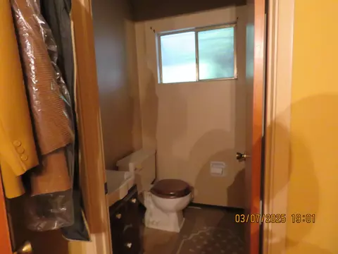 Bath - 3768 Mercury Dr, Redding, CA 96002 photo 1 of 1