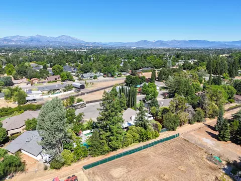 View/Area - 4891 Alta Saga Dr, Redding, CA 96002 photo 7 of 11