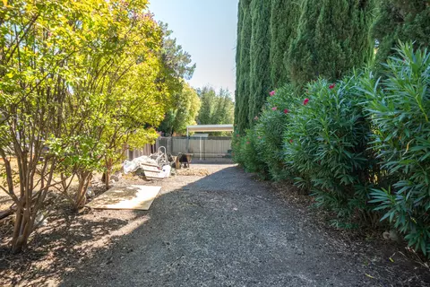 Exterior - 4891 Alta Saga Dr, Redding, CA 96002 photo 34 of 45