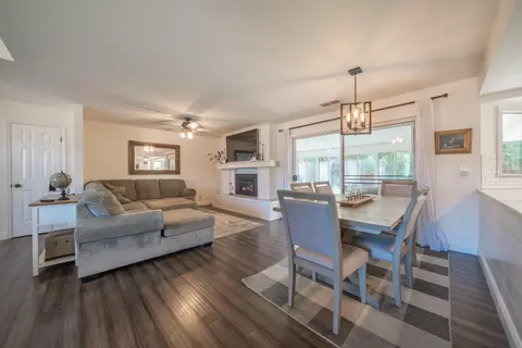Dining - 4891 Alta Saga Dr, Redding, CA 96002 photo 1 of 2