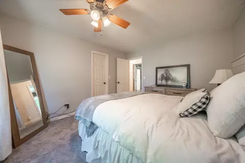 Bedroom - 4891 Alta Saga Dr, Redding, CA 96002 photo 2 of 7
