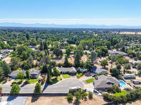 View/Area - 4891 Alta Saga Dr, Redding, CA 96002 photo 4 of 11