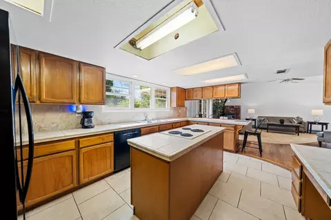 9878 Logan Rd, Redding, CA 96003 photo 6