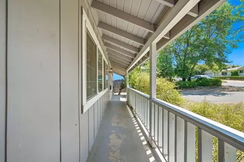 Exterior - 1448 Carter Way, Redding, CA 96002 photo 4 of 17