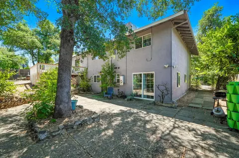 Exterior - 1448 Carter Way, Redding, CA 96002 photo 16 of 17