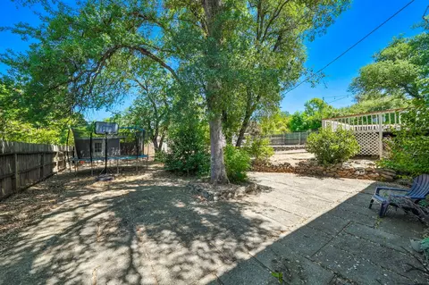 Exterior - 1448 Carter Way, Redding, CA 96002 photo 14 of 17