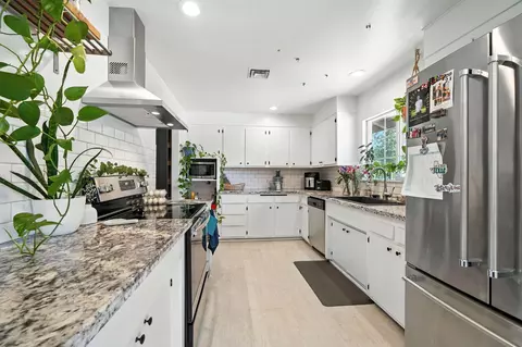 Kitchen - 1448 Carter Way, Redding, CA 96002 photo 1 of 9