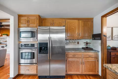 Kitchen - 19396 Natalie Way, Redding, CA 96003 photo 5 of 7
