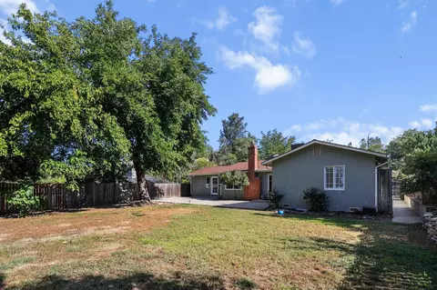 Exterior - 2920 Pioneer Dr, Redding, CA 96001 photo 3 of 5