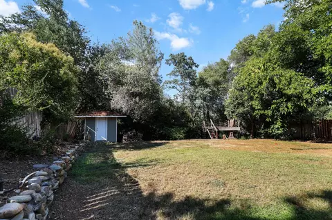 Exterior - 2920 Pioneer Dr, Redding, CA 96001 photo 5 of 5