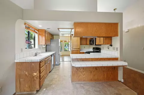 Kitchen - 2585 Meadowview Dr, Red Bluff, CA 96080 photo 1 of 4