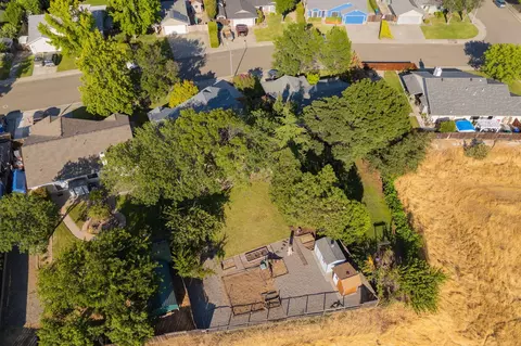 View/Area - 2585 Meadowview Dr, Red Bluff, CA 96080 photo 1 of 6