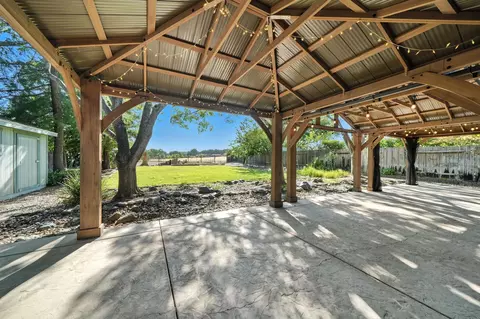 Exterior - 2585 Meadowview Dr, Red Bluff, CA 96080 photo 18 of 24