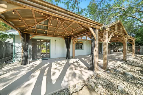 Exterior - 2585 Meadowview Dr, Red Bluff, CA 96080 photo 6 of 24