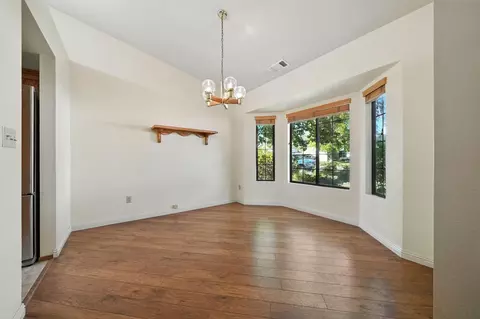 Living - 2585 Meadowview Dr, Red Bluff, CA 96080 photo 4 of 8
