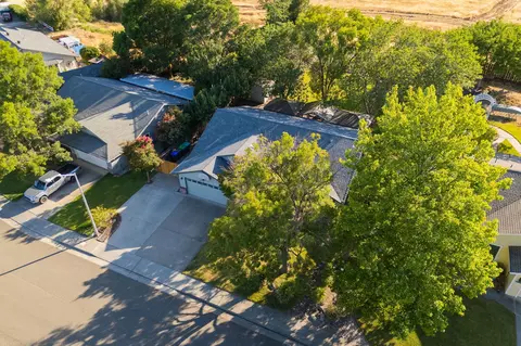 View/Area - 2585 Meadowview Dr, Red Bluff, CA 96080 photo 5 of 6