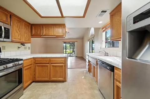 Kitchen - 2585 Meadowview Dr, Red Bluff, CA 96080 photo 4 of 4