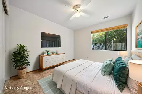 Bedroom - 2585 Meadowview Dr, Red Bluff, CA 96080 photo 5 of 7