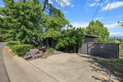Exterior - 3540 Scenic Dr, Redding, CA 96001 photo 15 of 20