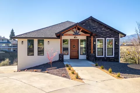3781 Sunlight Ct, Redding, CA 96001