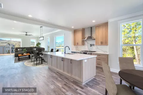 3781 Sunlight Ct, Redding, CA 96001 photo 4