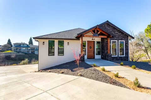 3781 Sunlight Ct, Redding, CA 96001 photo 2