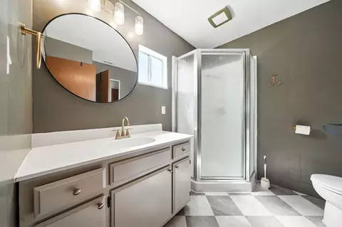 Bath - 1520 Minor St, Redding, CA 96002 photo 3 of 3