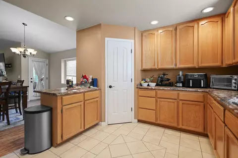 1870 Trumpet Dr, Redding, CA 96003 photo 4