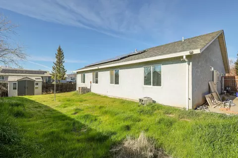 Exterior - 16873 Winchell Dr, Redding, CA 96003 photo 5 of 8