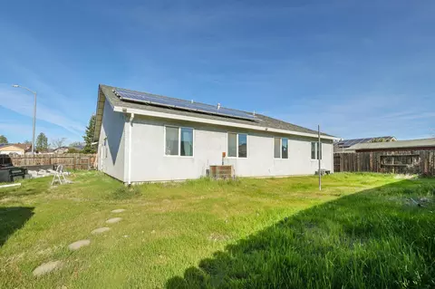 Exterior - 16873 Winchell Dr, Redding, CA 96003 photo 7 of 8