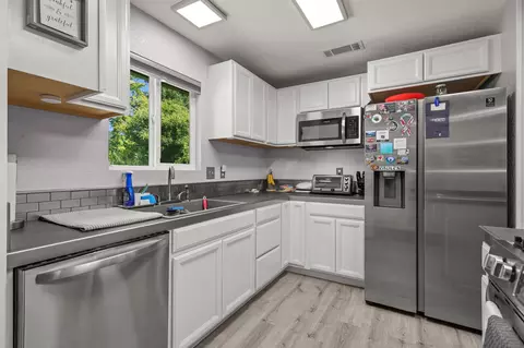 Kitchen - 762 Musick Ave, Red Bluff, CA 96080 photo 1 of 2