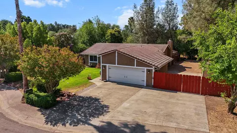 2633 Forest Ct, Redding, CA 96002