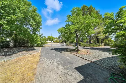 3220 Santa Rosa Way, Redding, CA 96003 photo 21