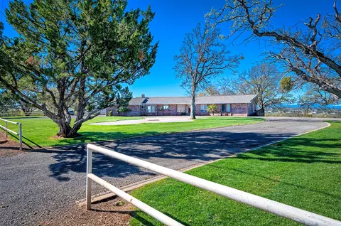 Exterior - 21790 Adobe Rd, Red Bluff, CA 96080 photo 8 of 11