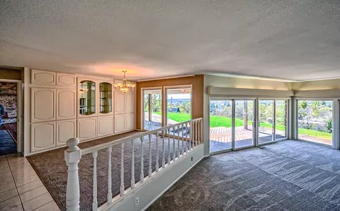 Living - 21790 Adobe Rd, Red Bluff, CA 96080 photo 3 of 7