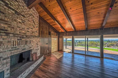 Living - 21790 Adobe Rd, Red Bluff, CA 96080 photo 5 of 7