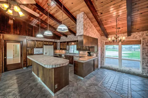 Kitchen - 21790 Adobe Rd, Red Bluff, CA 96080 photo 2 of 4