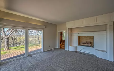 Living - 21790 Adobe Rd, Red Bluff, CA 96080 photo 4 of 7