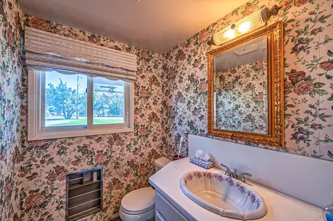 Bath - 21790 Adobe Rd, Red Bluff, CA 96080 photo 5 of 5