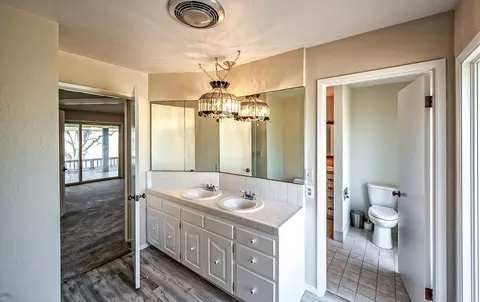 Bath - 21790 Adobe Rd, Red Bluff, CA 96080 photo 3 of 5