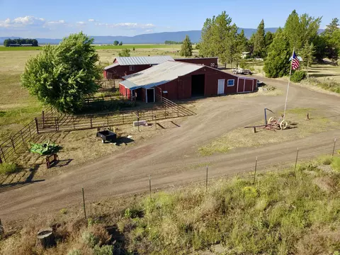 25965 Cir Bell Rd, Fall River Mills, CA 96028