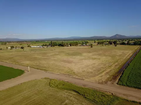 View/Area - 25965 Cir Bell Rd, Fall River Mills, CA 96028 photo 6 of 9