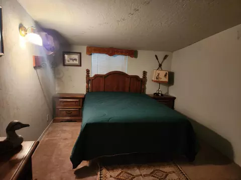 Bedroom - 25965 Cir Bell Rd, Fall River Mills, CA 96028 photo 4 of 5