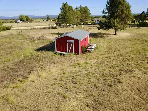 View/Area - 25965 Cir Bell Rd, Fall River Mills, CA 96028 photo 3 of 9
