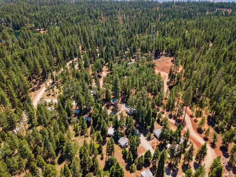6961 Woodpecker Ln, Shingletown, CA 96088