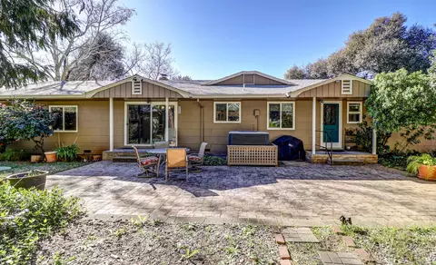 Exterior - 3283 Middleton Ln, Redding, CA 96002 photo 6 of 10