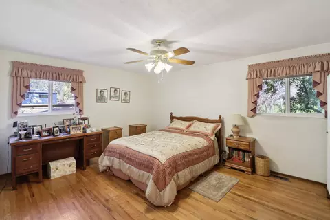 Bedroom - 3283 Middleton Ln, Redding, CA 96002 photo 5 of 6
