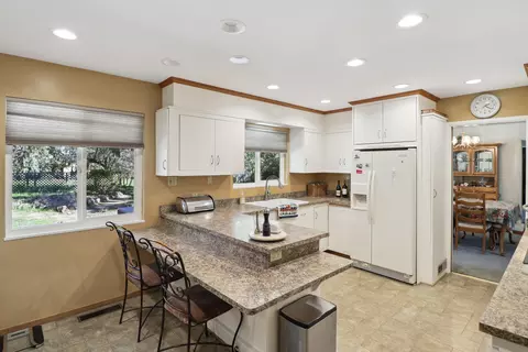Kitchen - 3283 Middleton Ln, Redding, CA 96002 photo 4 of 5
