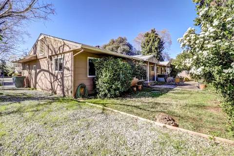 Exterior - 3283 Middleton Ln, Redding, CA 96002 photo 8 of 10