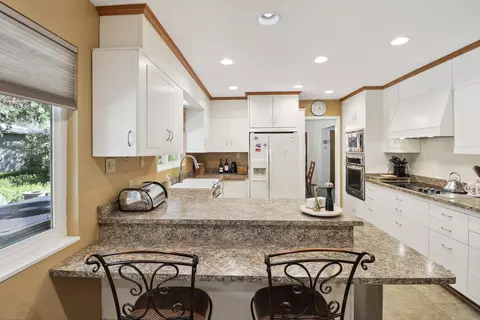Kitchen - 3283 Middleton Ln, Redding, CA 96002 photo 5 of 5